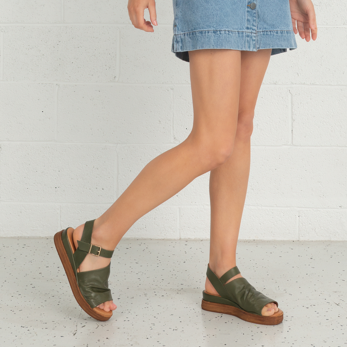 Positano Dark Olive Leather Sandals - SALA | Shouz