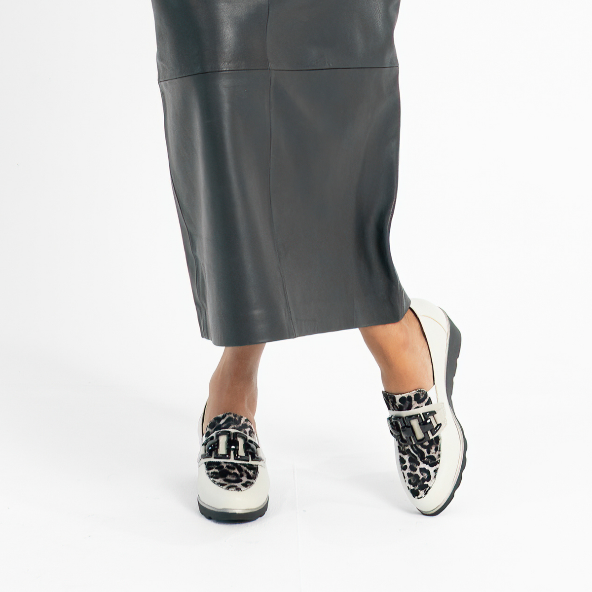 4668 White/leopard Leather Loafers