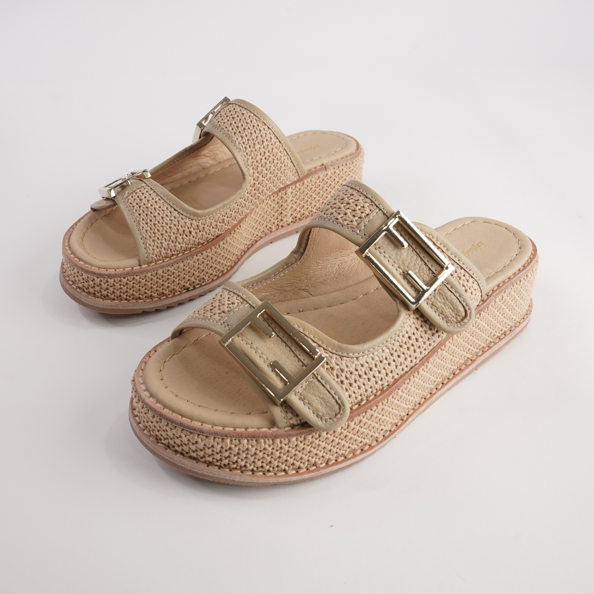 Vexta Camel Leather/ Camel Raffia Slides - DJANGO AND JULIETTE | Shouz