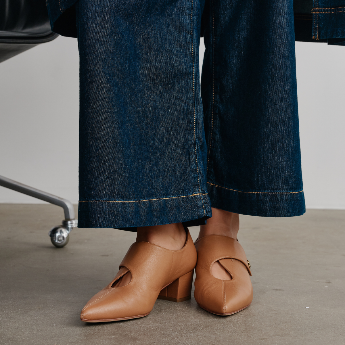 Arrie Dark Tan Leather Heels - TOP END | Shouz