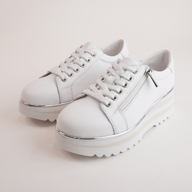 Eammes White Leather Sneakers