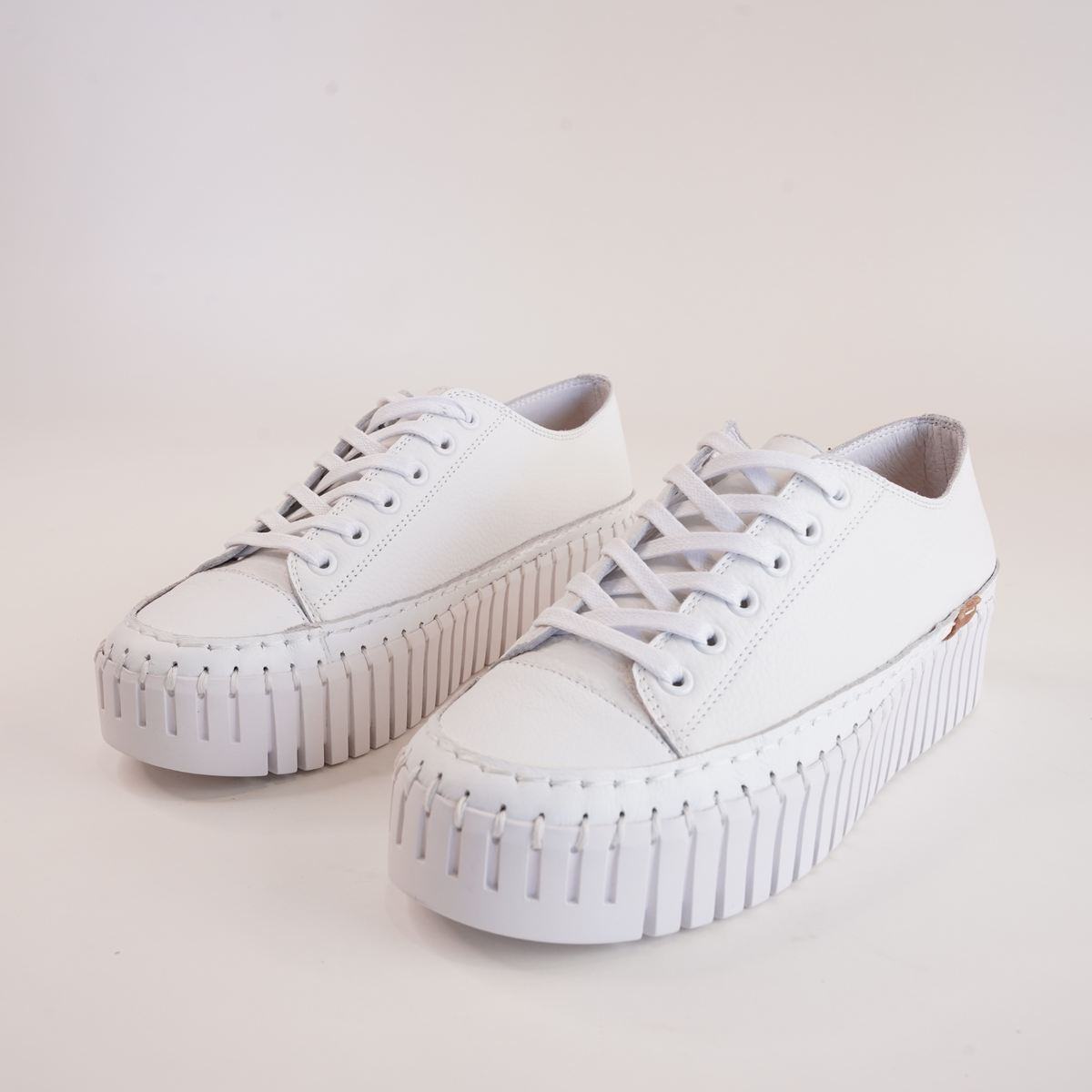 Baselo White Leather Sneakers