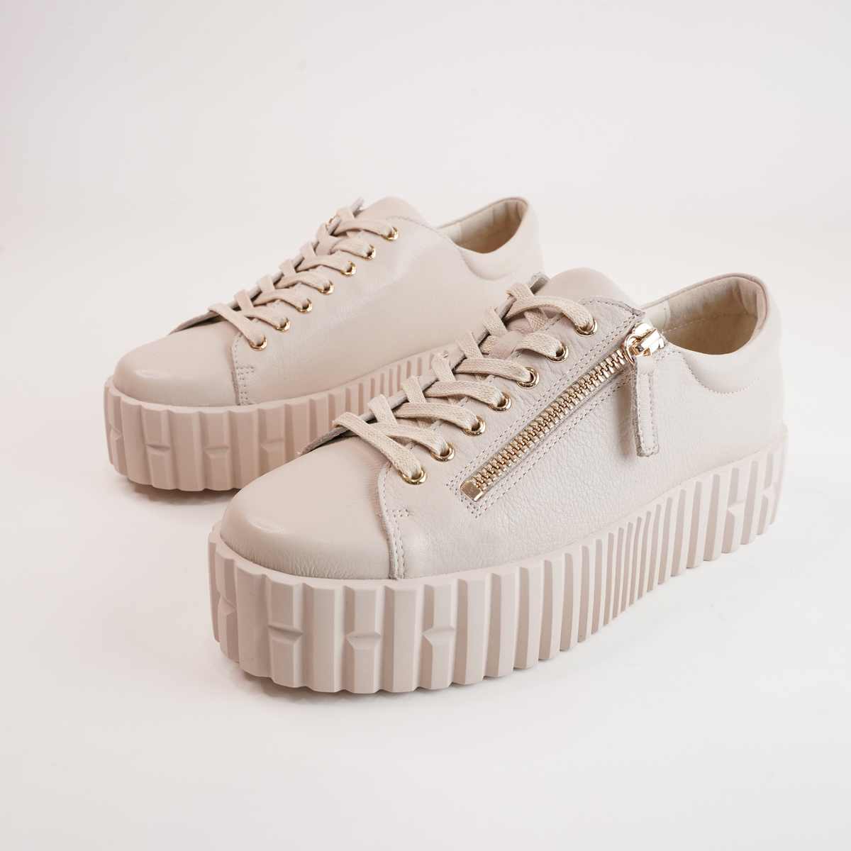 Bongoe Vanilla Leather Sneakers