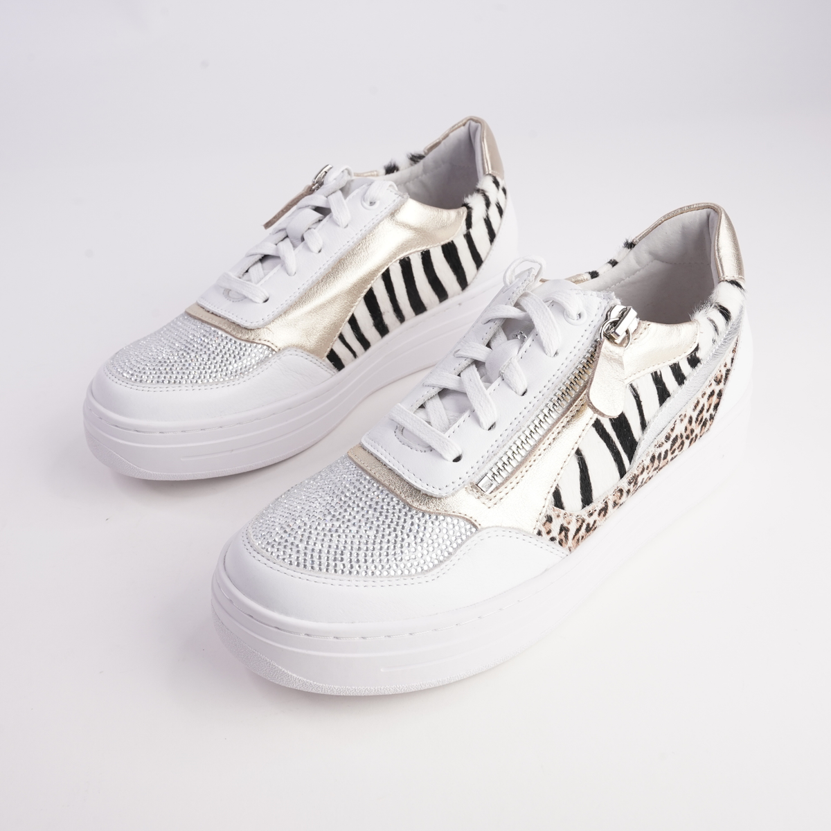 Nevyle White Multi Leather Sneakers - DJANGO AND JULIETTE | Shouz