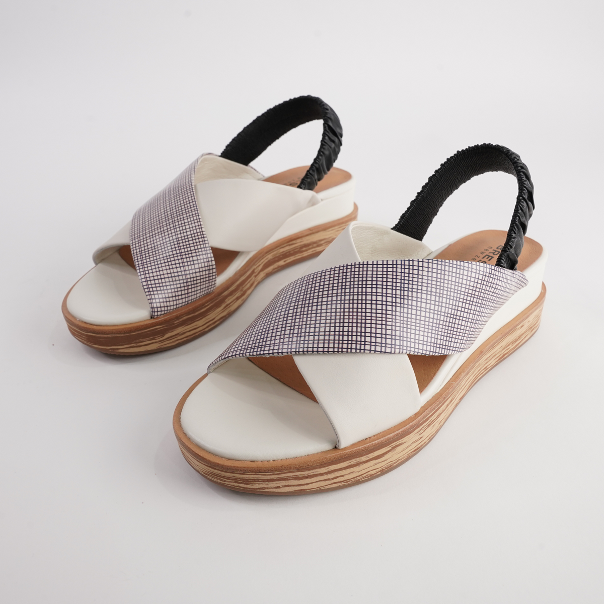 Debacle Cream Mix Leather Sandals - BRESLEY | Shouz