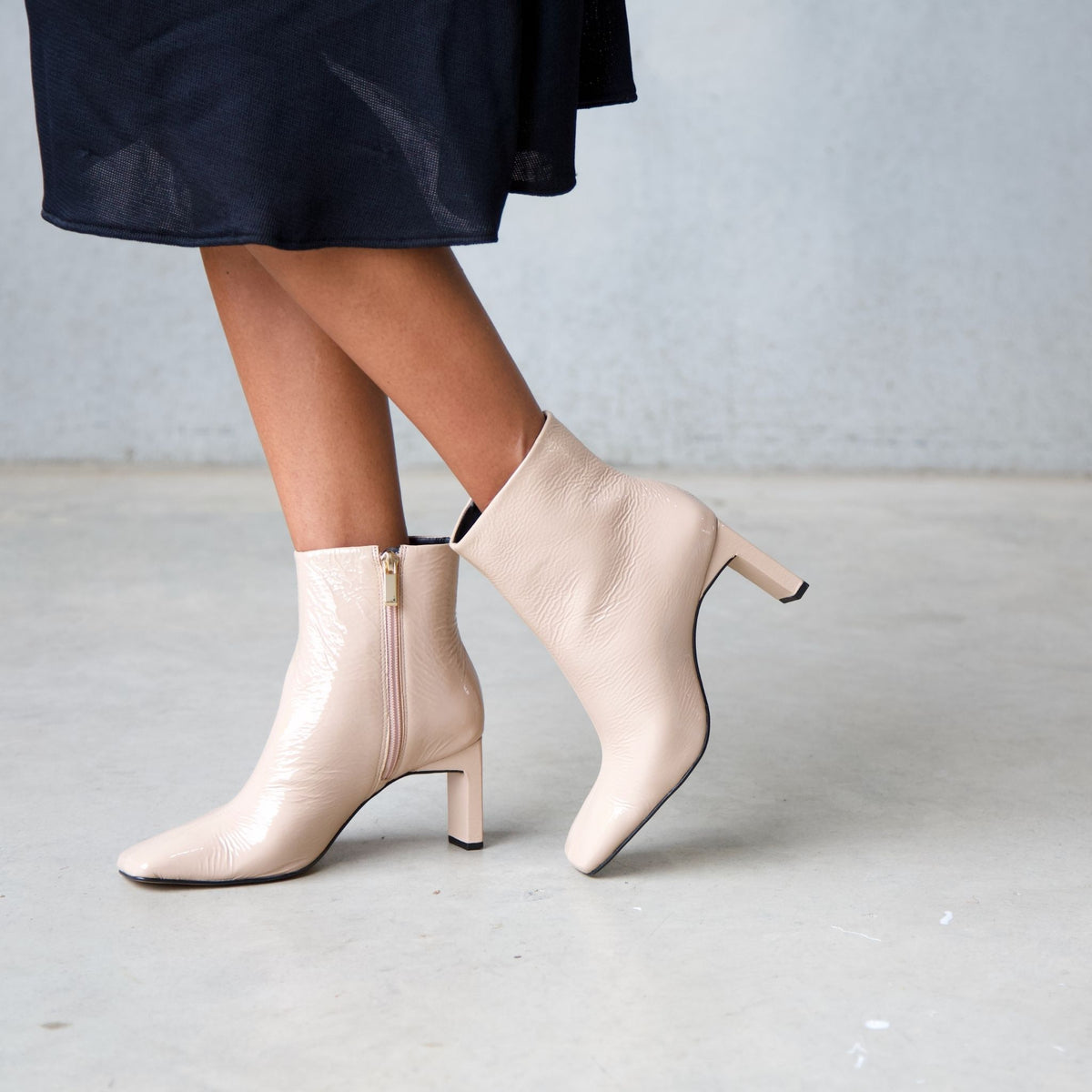 372007 Nude Patent High Heel Boots