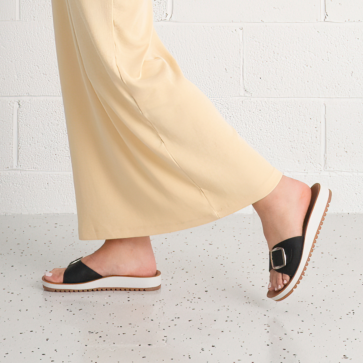 Naja Black Slides - LOS CABOS | Shouz