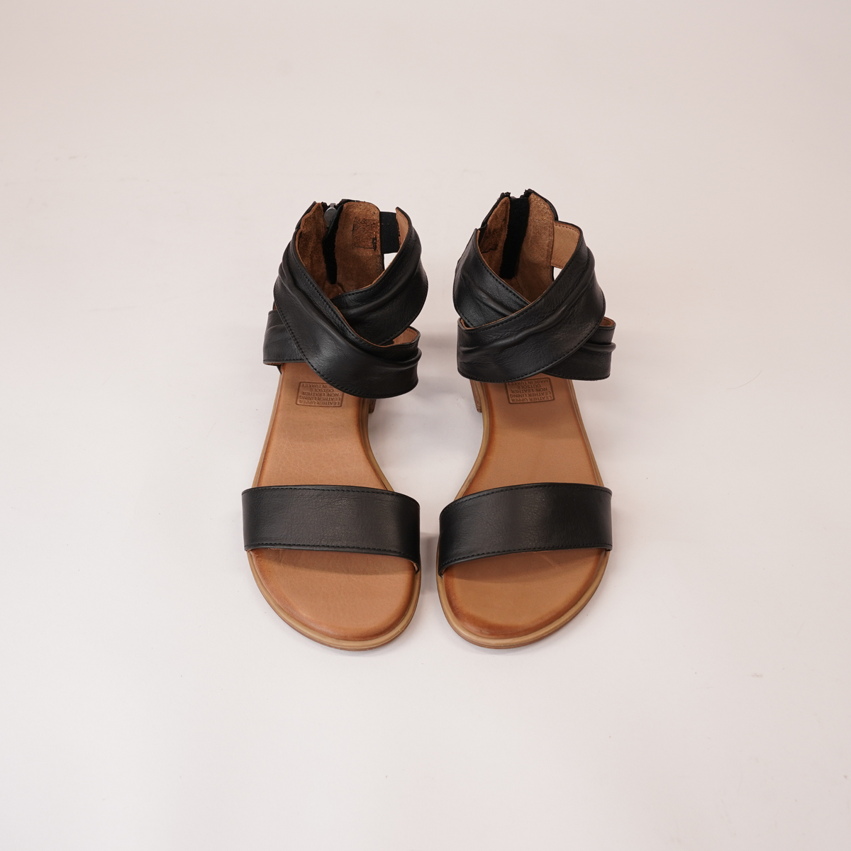 Mira Black Leather Sandals - SALA | Shouz