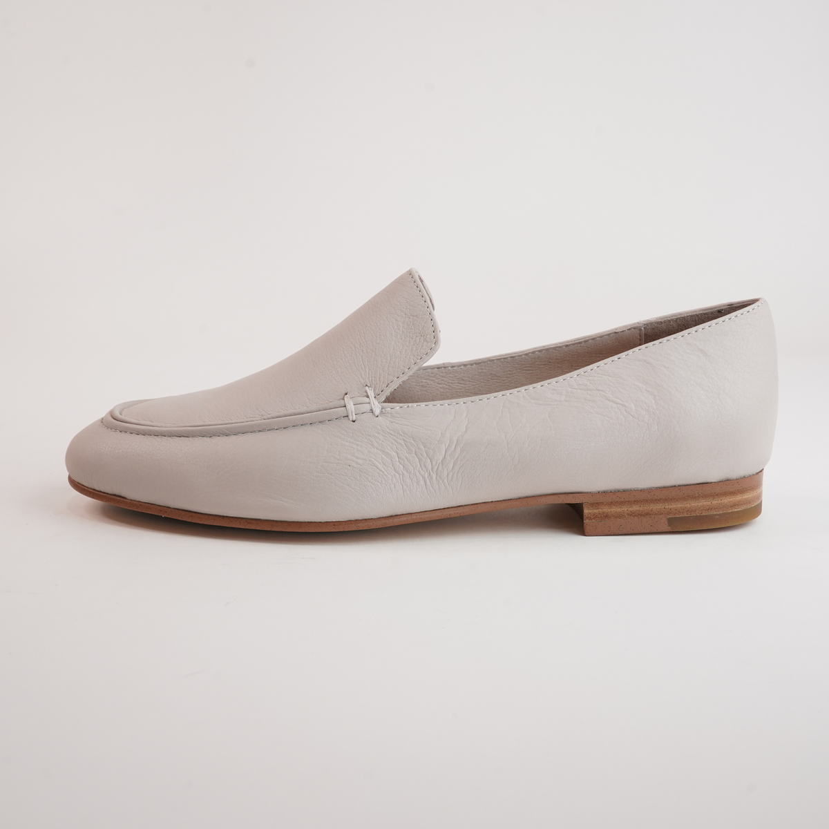 Inchic Nougat Leather Loafers - DJANGO AND JULIETTE | Shouz