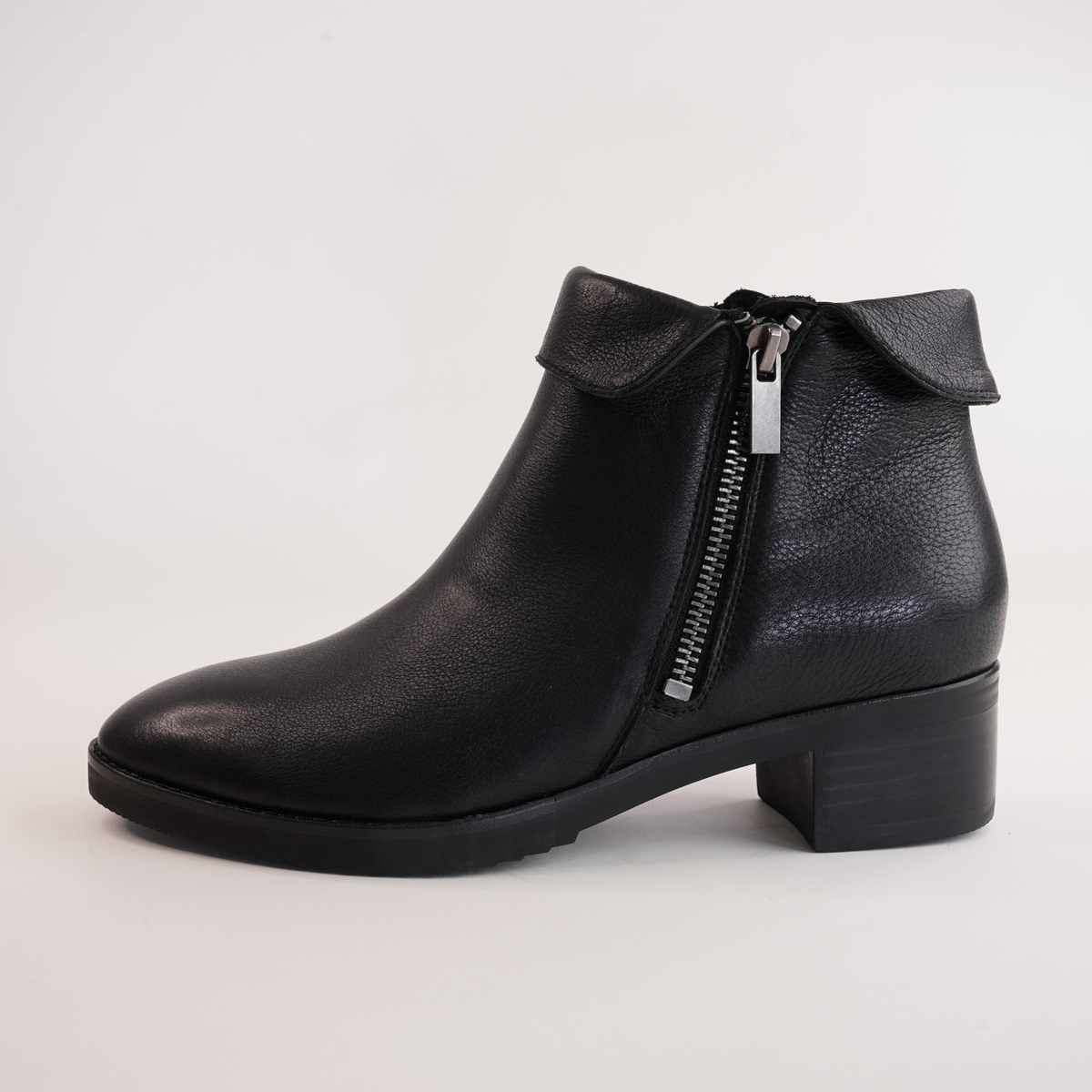 Twotimes Black/black Heel Leather Ankle Boots