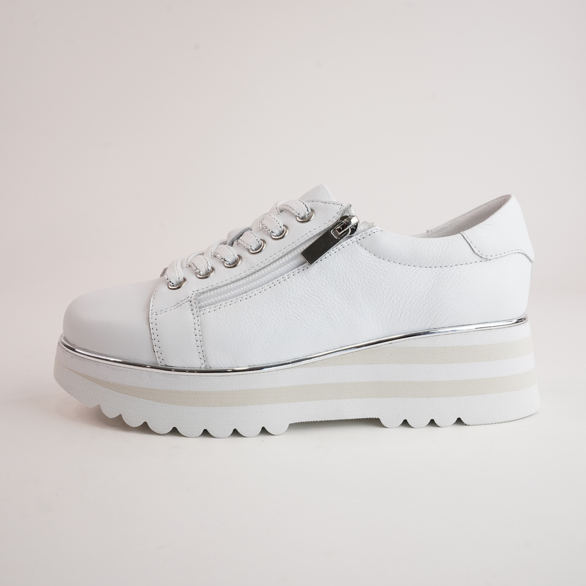 Eammes White Leather Sneakers - DJANGO AND JULIETTE | Shouz