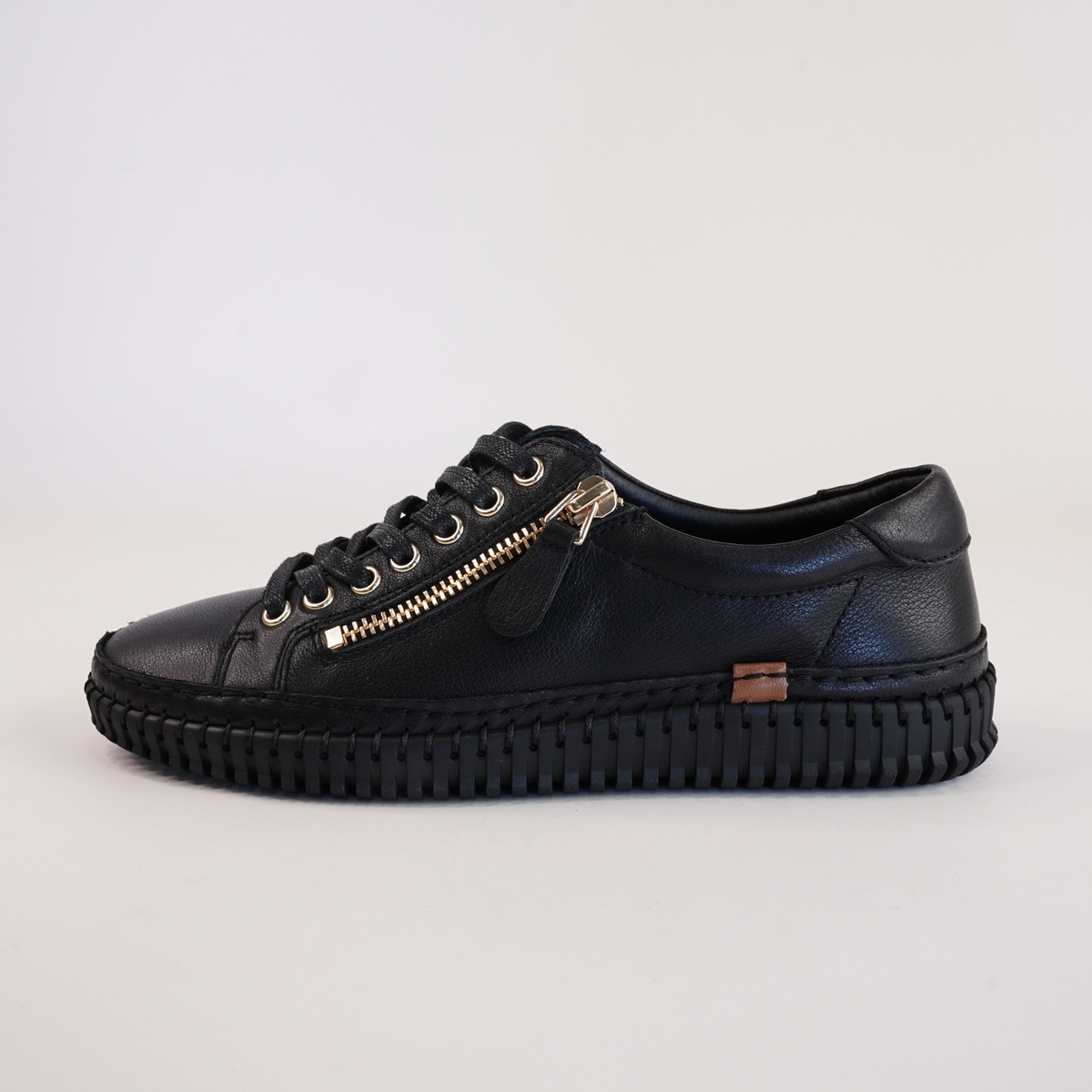 Jonza Black Leather Sneakers - DIANA FERRARI | Shouz