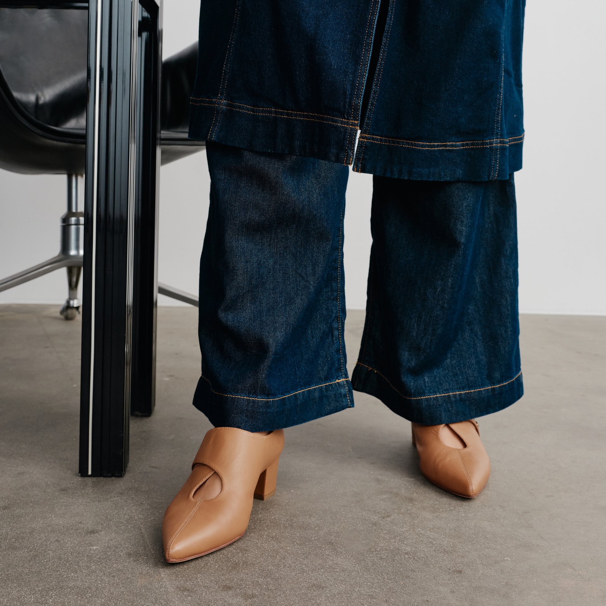 Arrie Dark Tan Leather Heels - TOP END | Shouz