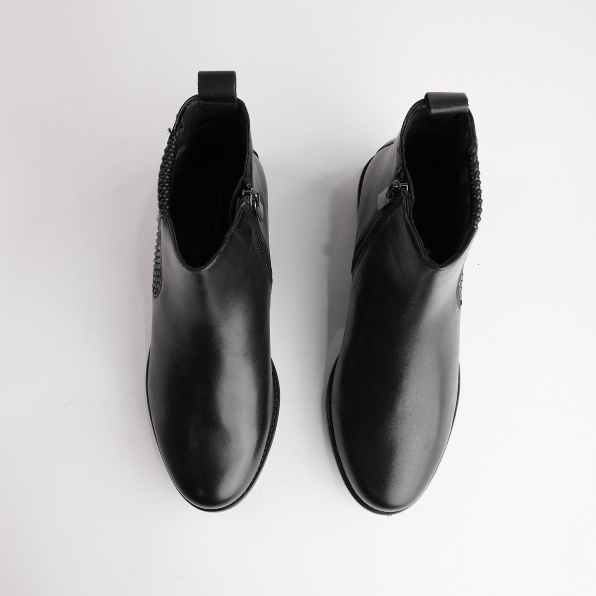 Chiara 02 Schwarz Leather Ankle Boots