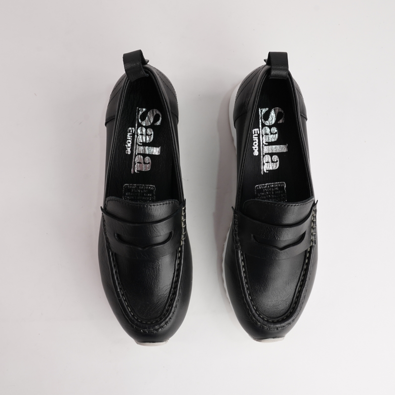 Peggy Black Leather Loafers