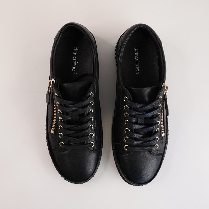 Jonza Black Leather Sneakers