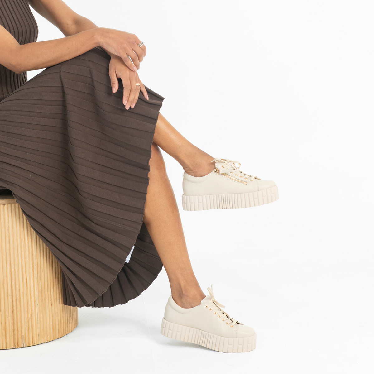 Bongoe Vanilla Leather Sneakers - DJANGO AND JULIETTE | Shouz