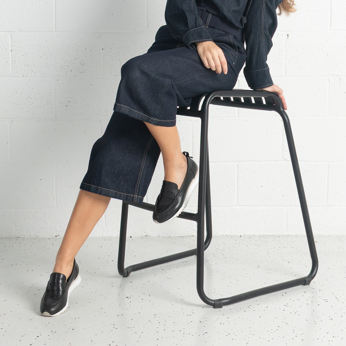 Peggy Black Leather Loafers - SALA | Shouz