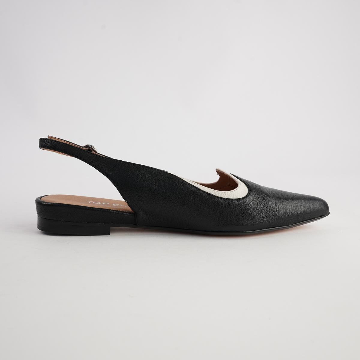 Yeska Black Leather/ Ivory Flats - TOP END | Shouz