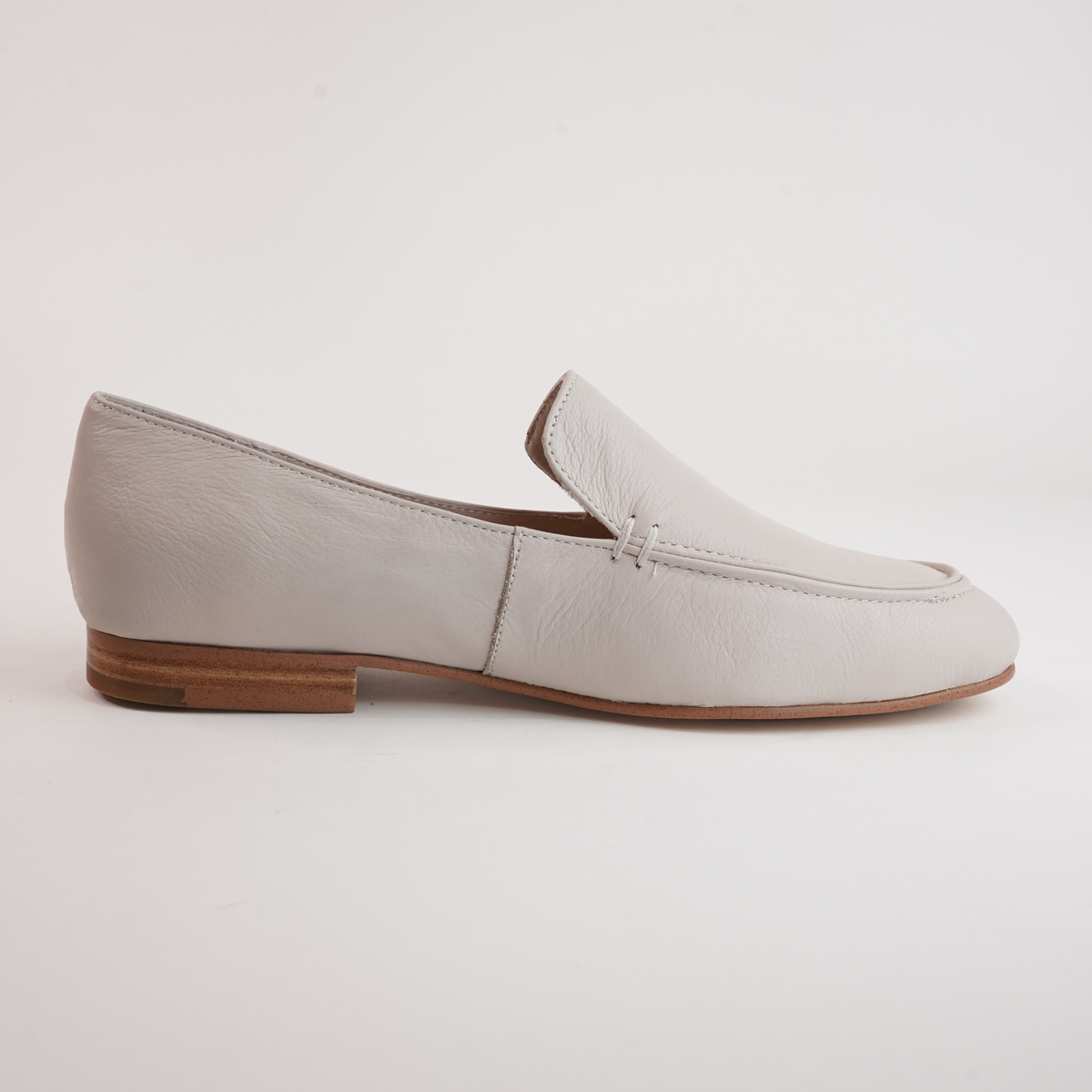Inchic Nougat Leather Loafers - DJANGO AND JULIETTE | Shouz