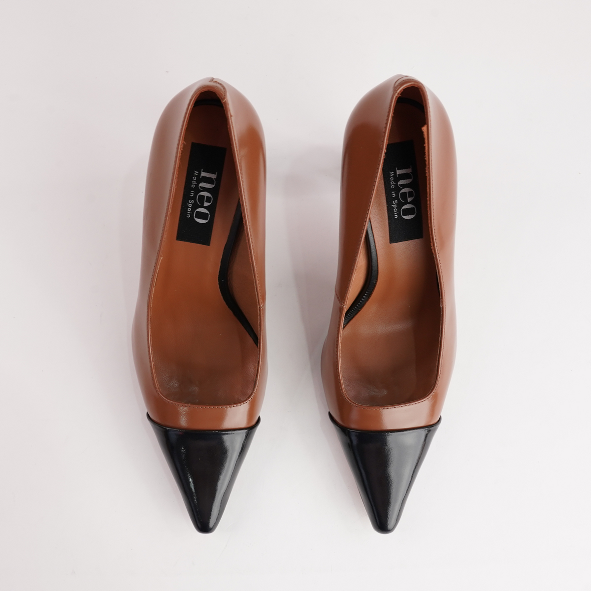 Ag-24553 Black/ Whiskey High Shine Leather Heels - NEO | Shouz