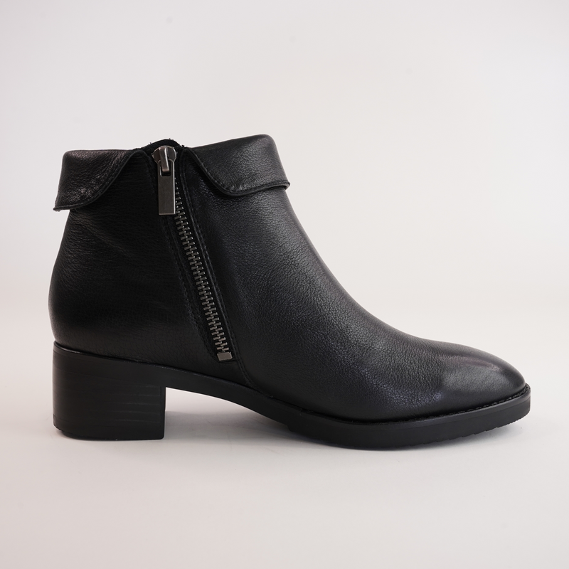 Twotimes Black/Black Heel Leather Ankle Boots