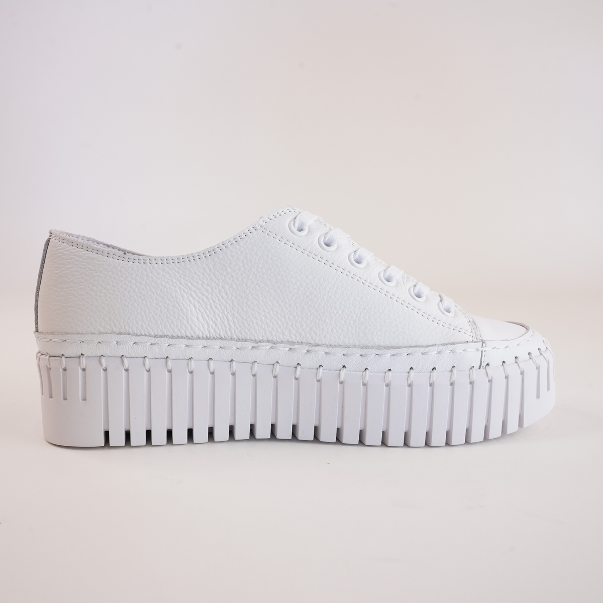 Baselo White Leather Sneakers - DJANGO AND JULIETTE | Shouz