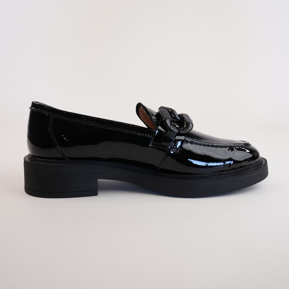 Ishie Black Patent Leather Loafers - DJANGO AND JULIETTE | Shouz