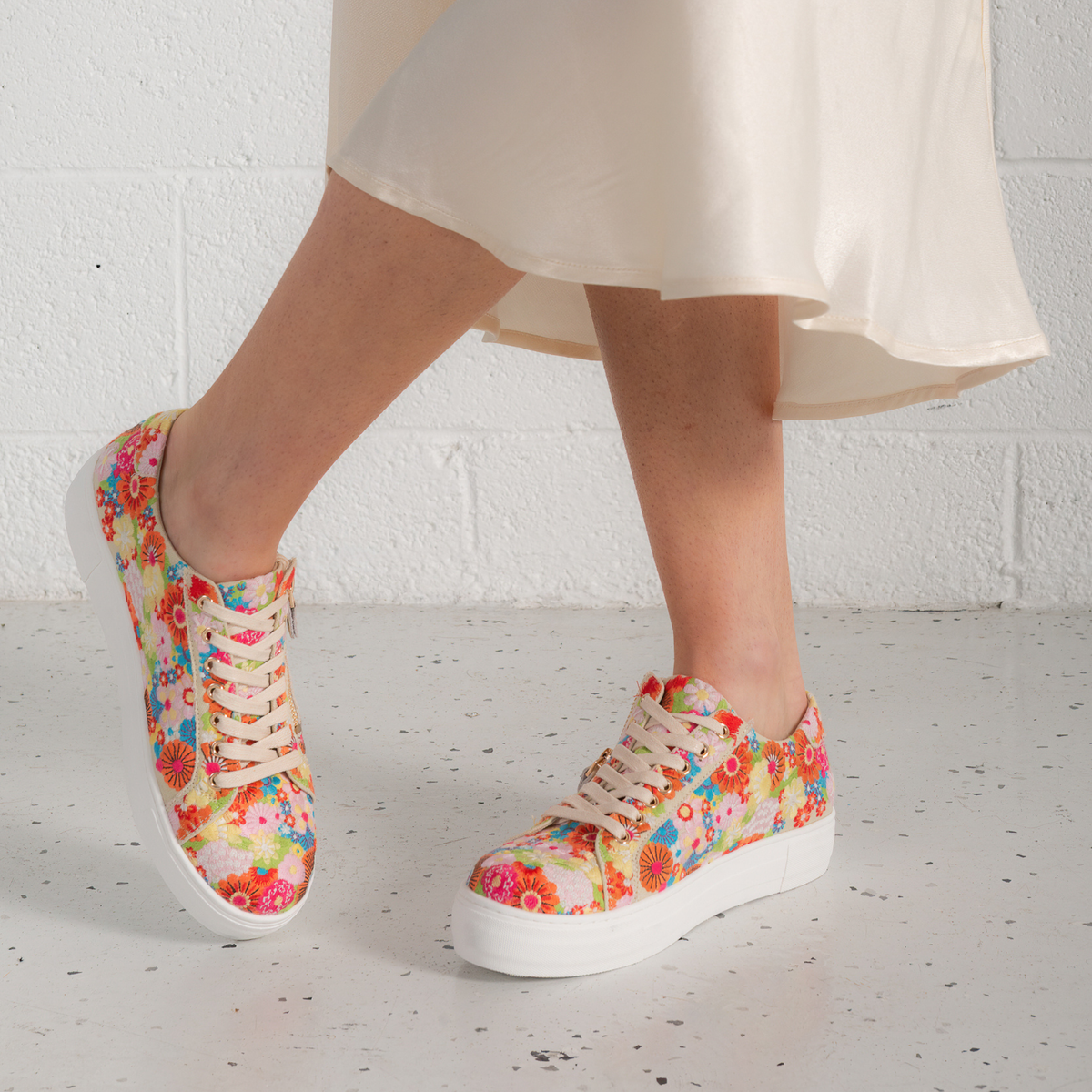 Ference Multi Flower Sneakers - DJANGO AND JULIETTE | Shouz