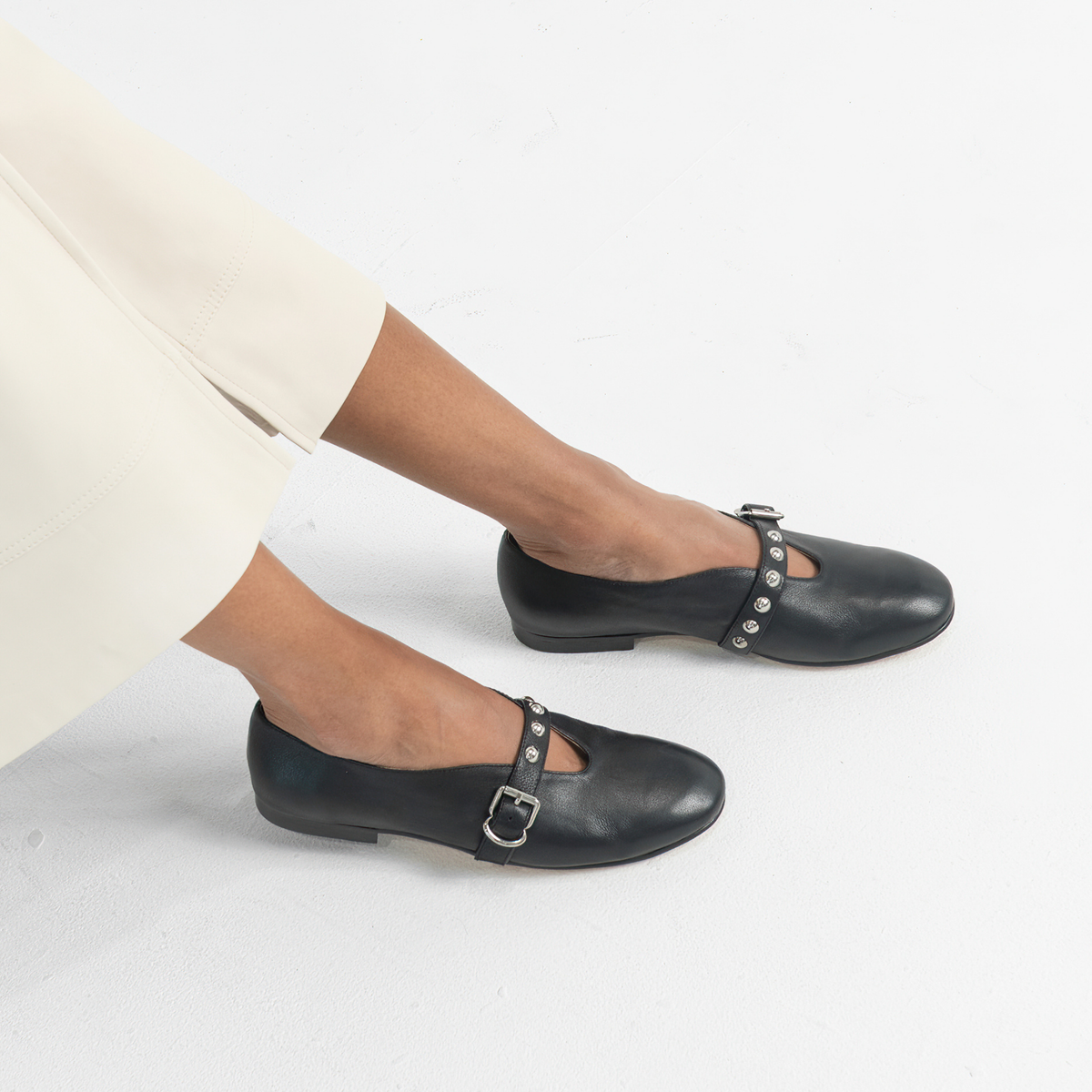 Ultrah Black Leather Flats - MOLLINI | Shouz