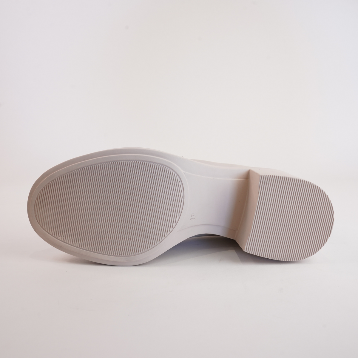 Arrigo Almond Leather Heeled Loafers - DJANGO AND JULIETTE | Shouz