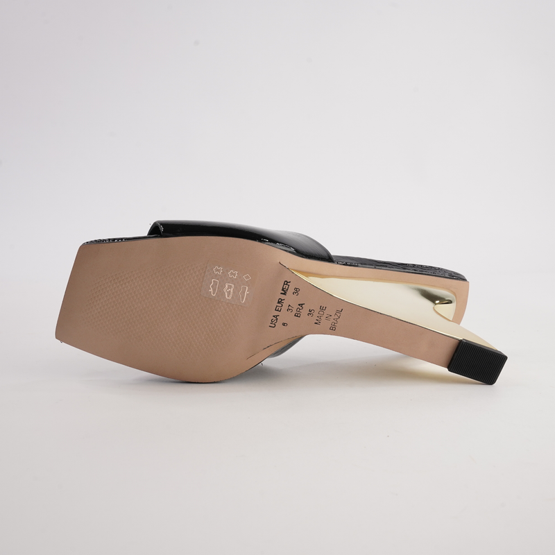 KL7040001 Black Patent Wedges
