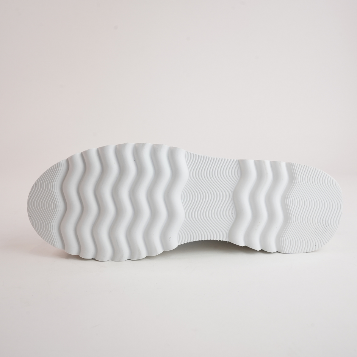 Eammes White Leather Sneakers - DJANGO AND JULIETTE | Shouz