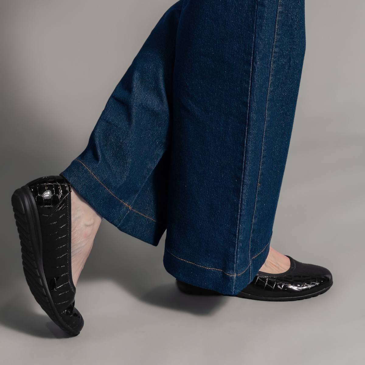 Gia Black Alligator Patent Leather Ballet Flats - GABOR | Shouz