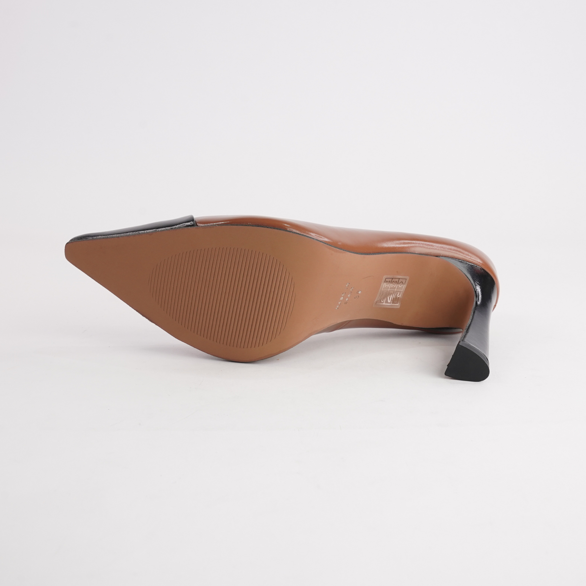 Ag-24553 Black/ Whiskey High Shine Leather Heels