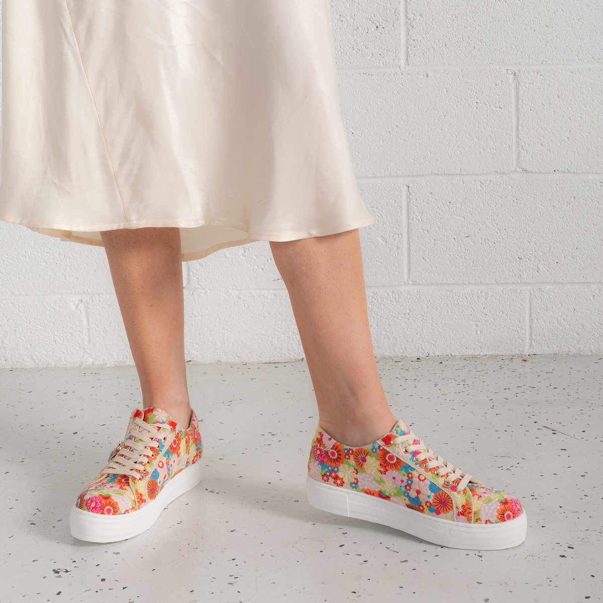 Ference Multi Flower Sneakers - DJANGO AND JULIETTE | Shouz