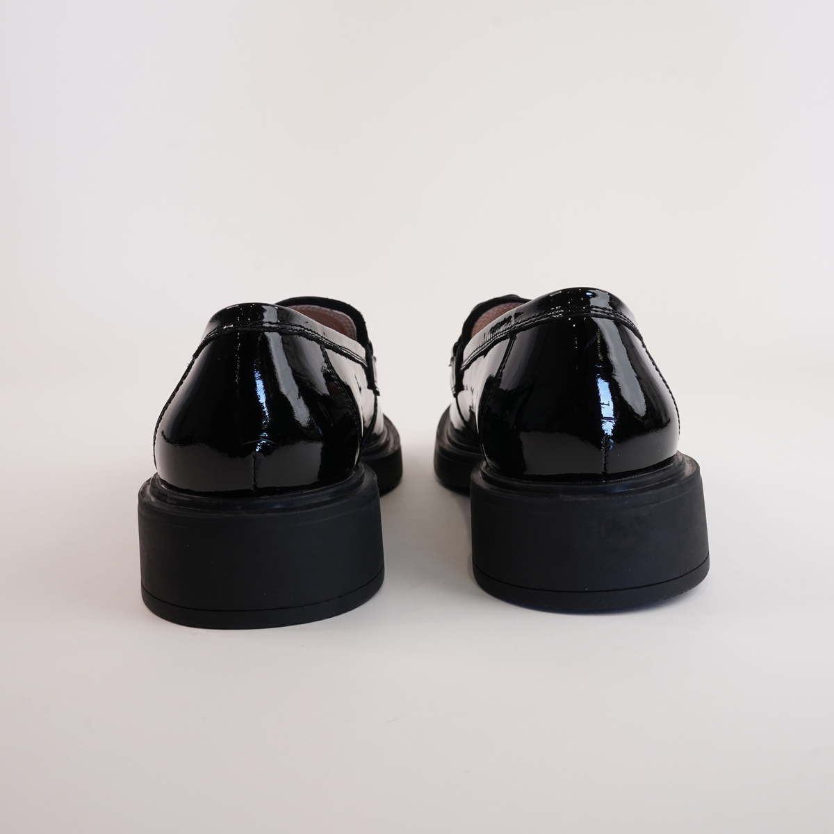 Ishie Black Patent Leather Loafers - DJANGO AND JULIETTE | Shouz