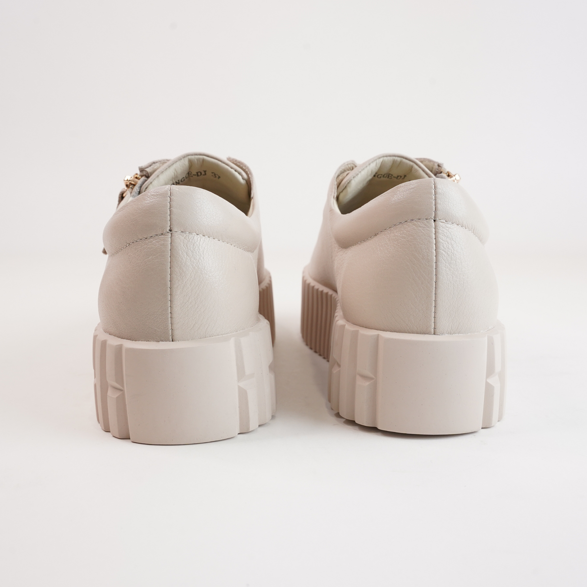 Bongoe Vanilla Leather Sneakers - DJANGO AND JULIETTE | Shouz