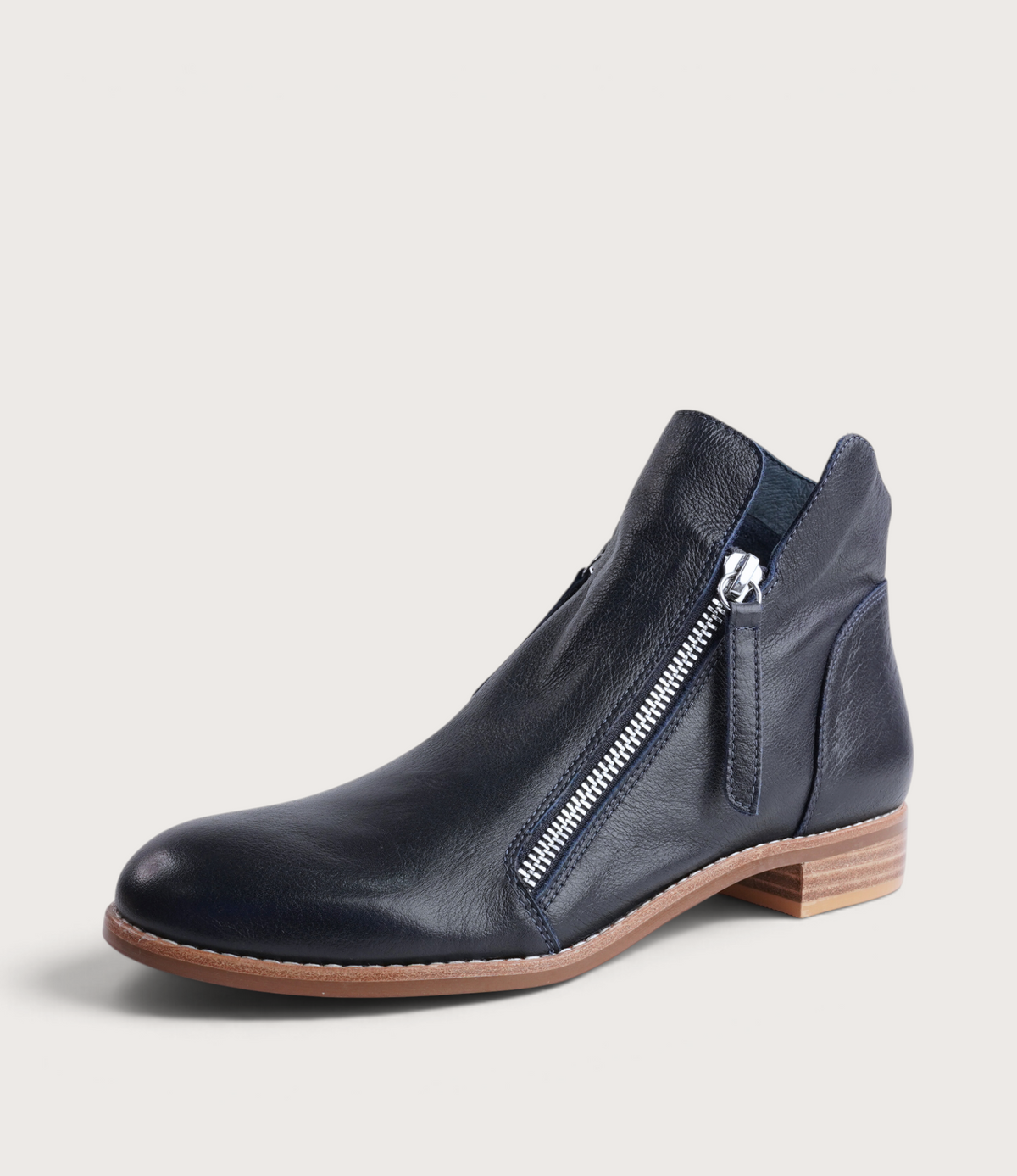 Norys Navy Leather Ankle Boots - DJANGO AND JULIETTE | Shouz