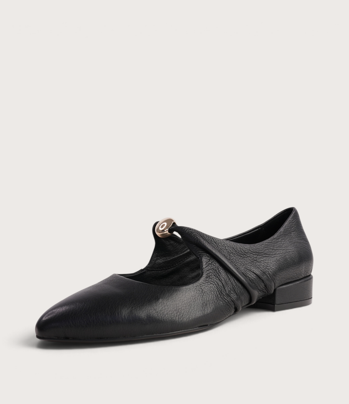 Estrela Black Leather Flats - DJANGO AND JULIETTE | Shouz