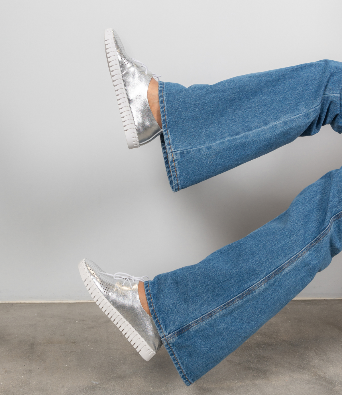Huston Silver Leather Sneakers - DJANGO AND JULIETTE | Shouz