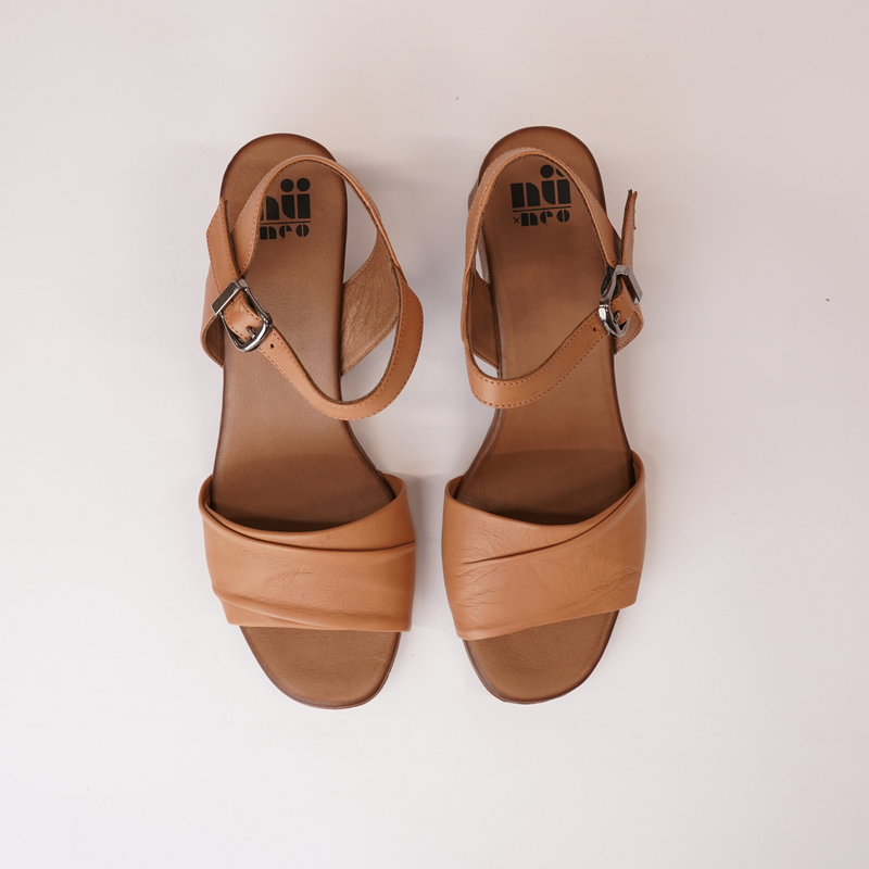 Vara Tan Leather Heels