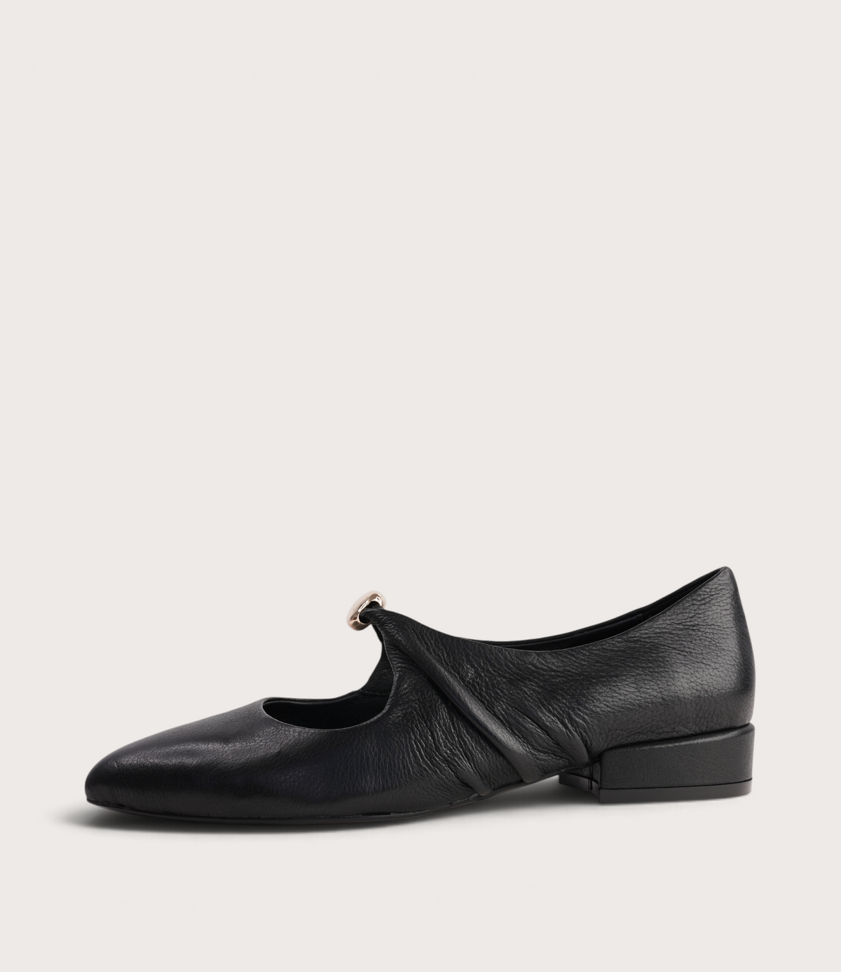 Estrela Black Leather Flats - DJANGO AND JULIETTE | Shouz