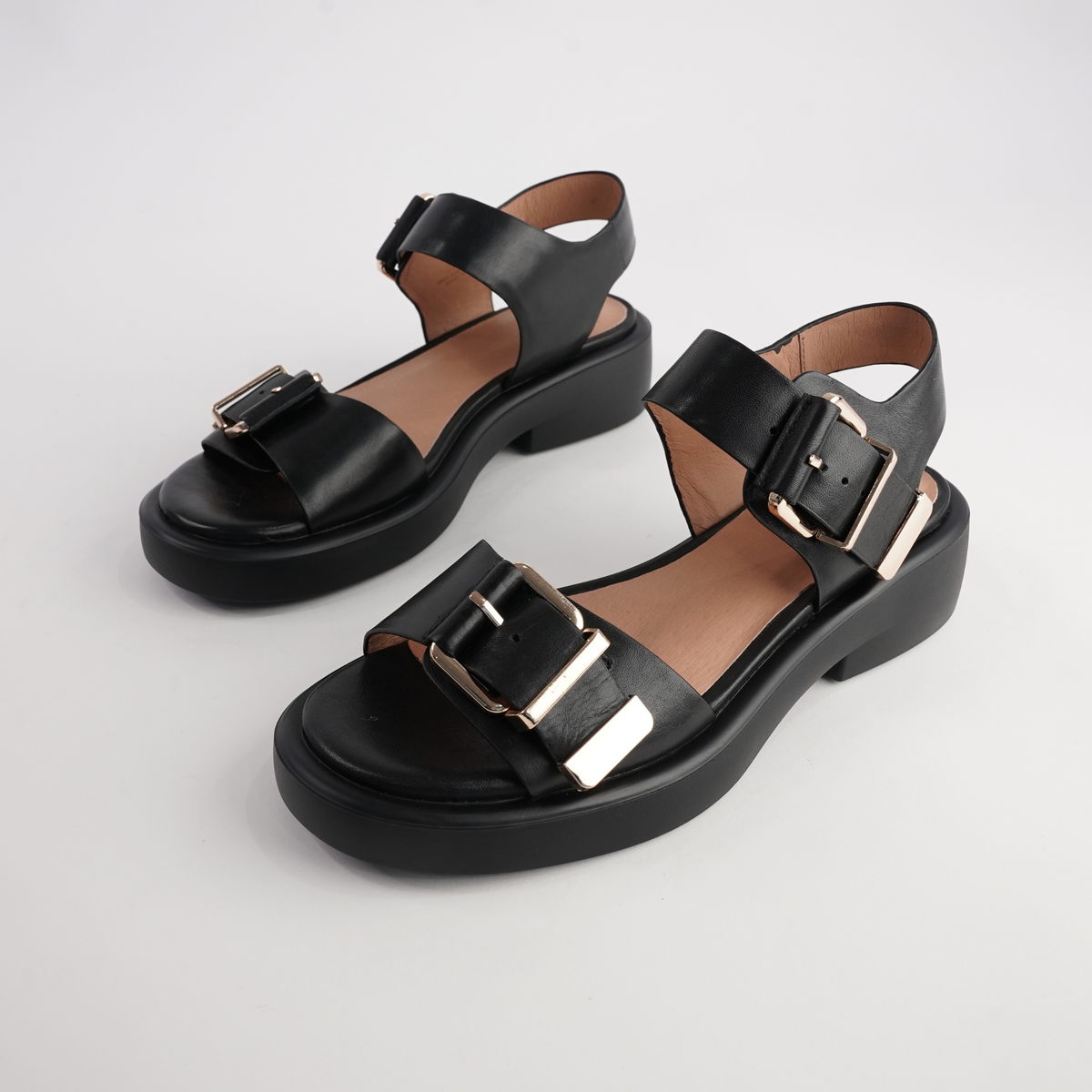 Ele Black Leather Sandals