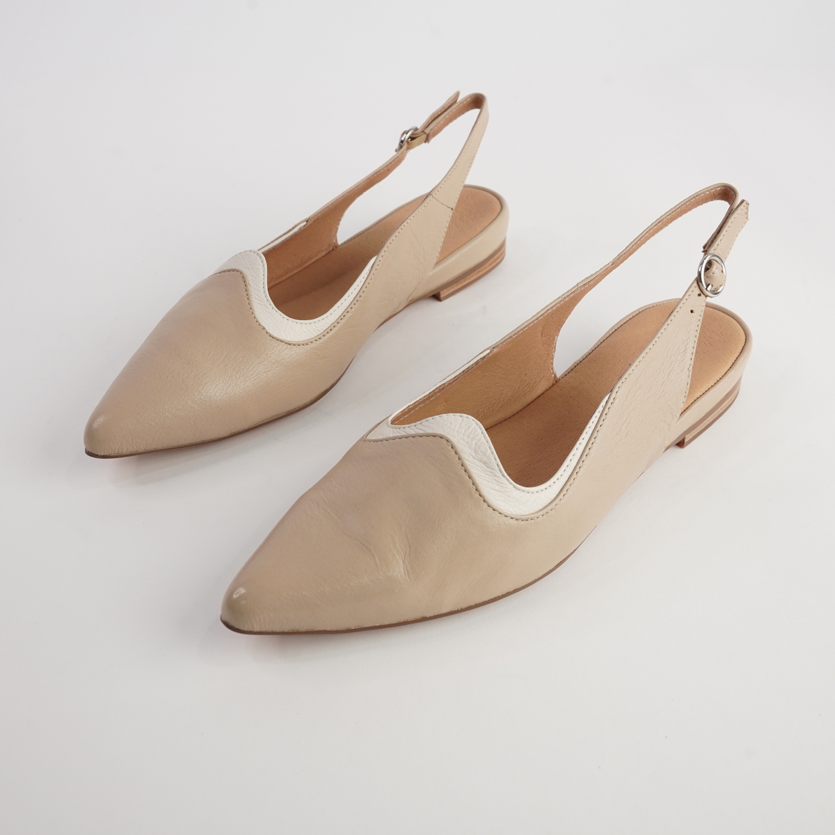 Yeska Camel Leather/ Ivory Flats