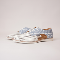 Sidecut Punch White/ Steel Blue Leather Lace Up Flats