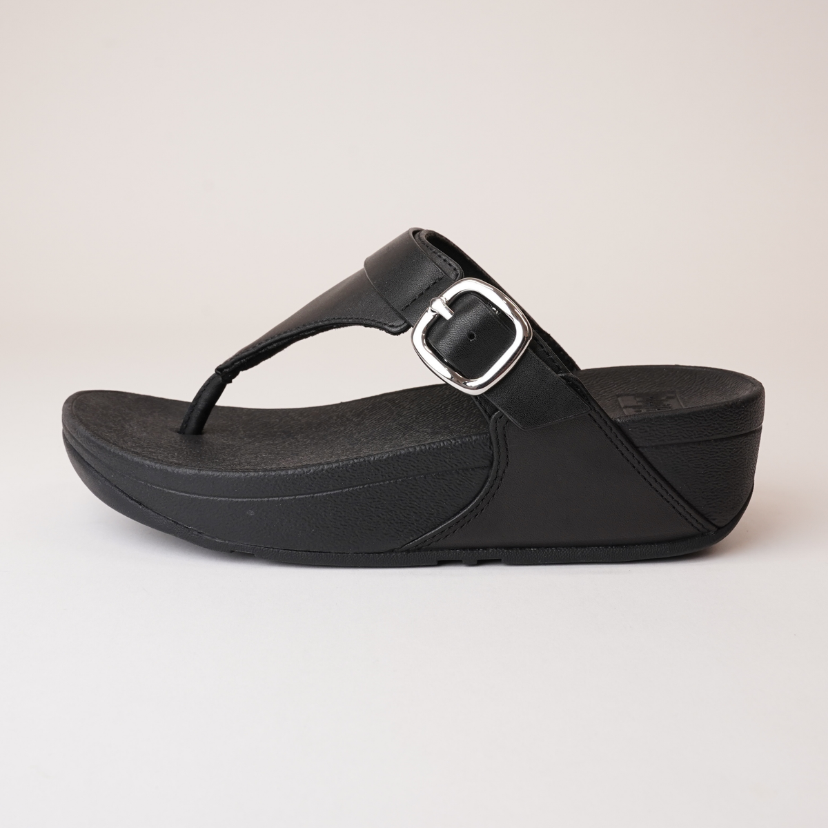 Lulu Adjustable Leather Toe Post Black Sandals - FITFLOP | Shouz