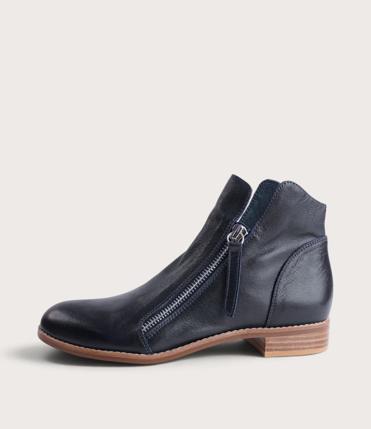 Norys Navy Leather Ankle Boots - DJANGO AND JULIETTE | Shouz