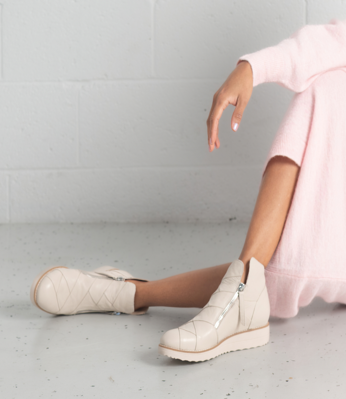 Omeah Vanilla Leather Ankle Boots - TOP END | Shouz