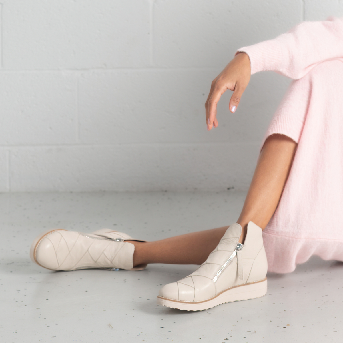 Omeah Vanilla Leather Ankle Boots - TOP END | Shouz
